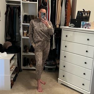 Socialite sweatpants and sweatshirt set